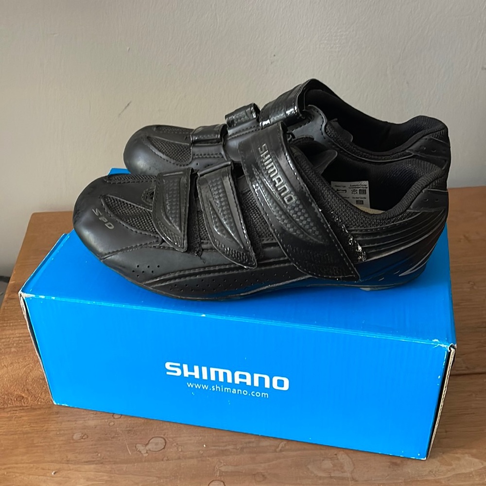 Shimano black cycling shoes (size 40 women’s)